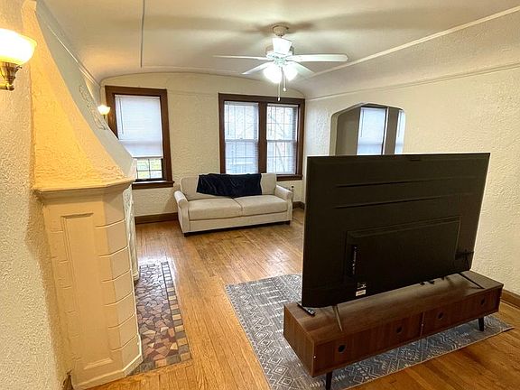 3rd image of 4474 N Oakland Ave #202