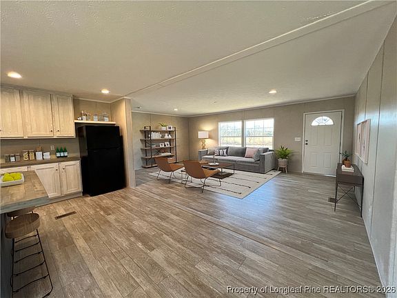 4th image of 801 Horseshoe Rd