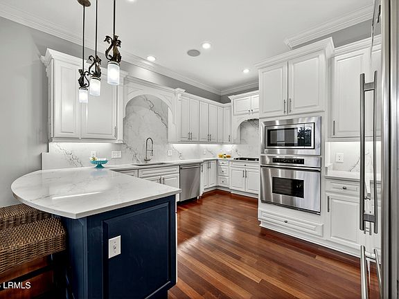 4th image of 64 Crosstree Drive N