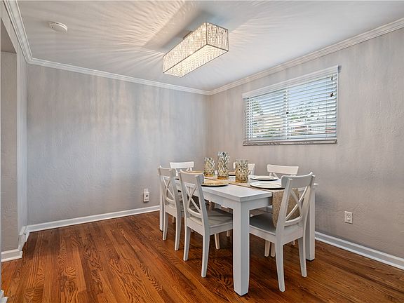 4th image of 439 Blossom Dr