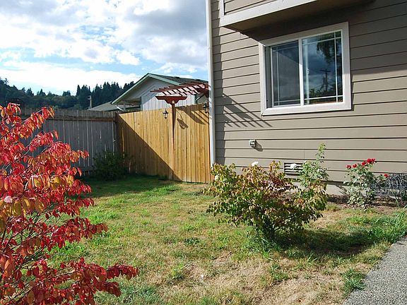 4th image of 122 Greenlake Pl