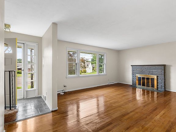 4th image of 2801 University Cir