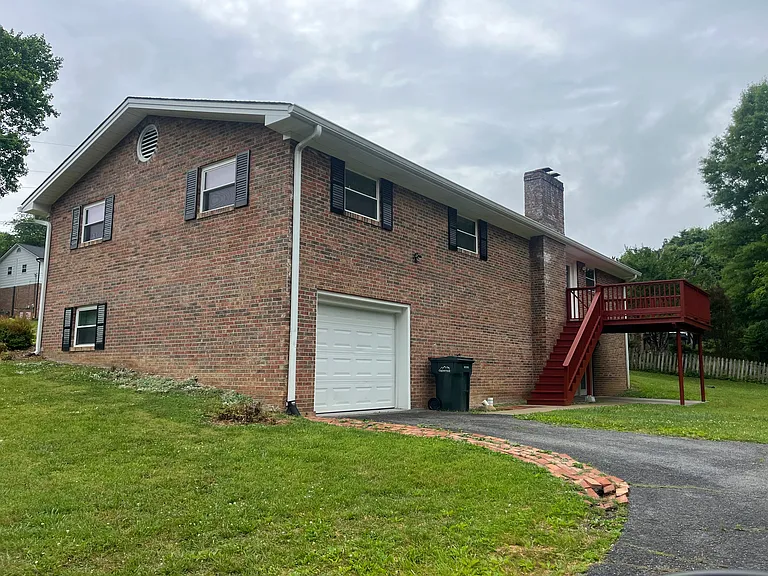 1714 Brentwood Dr — Photo 14