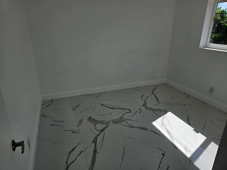 306 NE 6th St #2 — Photo 12
