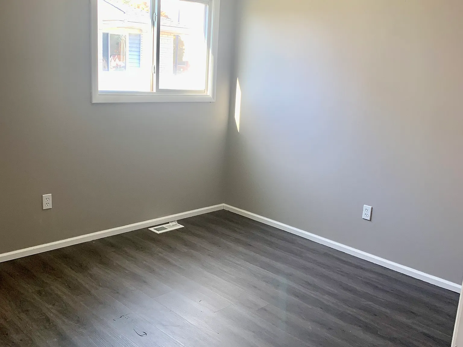 1715 Dubois Dr — Photo 4