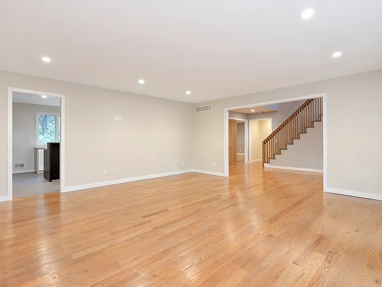 160 Sycamore Rd — Photo 8