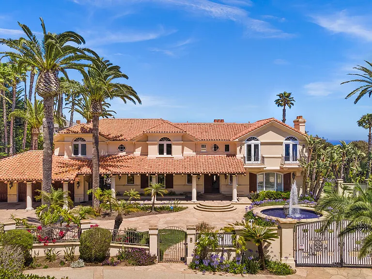 7160 Dume Dr — Photo 1