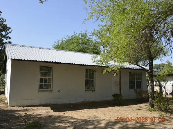 824 SANCHES AVE, Pleasanton, TX 78064