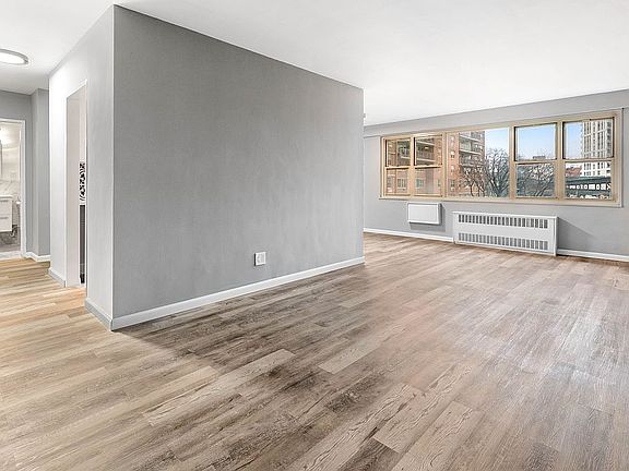 2nd image of 2940 W 5th St #3O