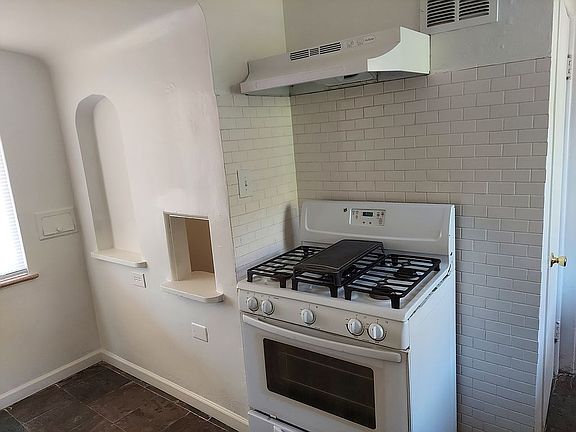 6415 E 14th Kitchen