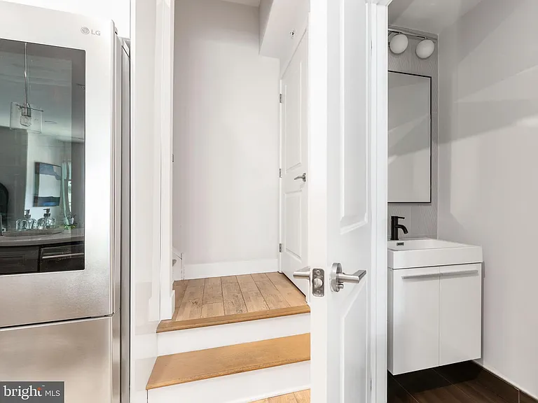 1733 Carpenter St #D — Photo 13