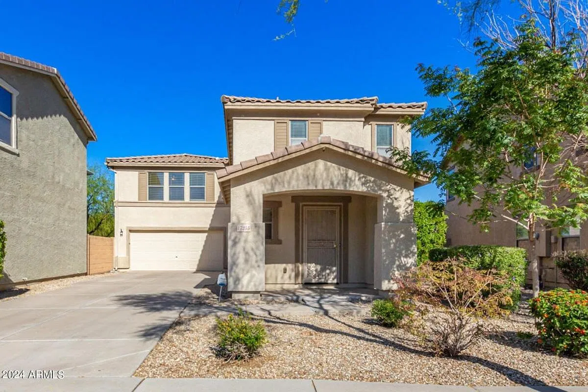 Gorgeous 3 bedroom, 2.5 bath. Premium lot! Great Community! — Photo 1