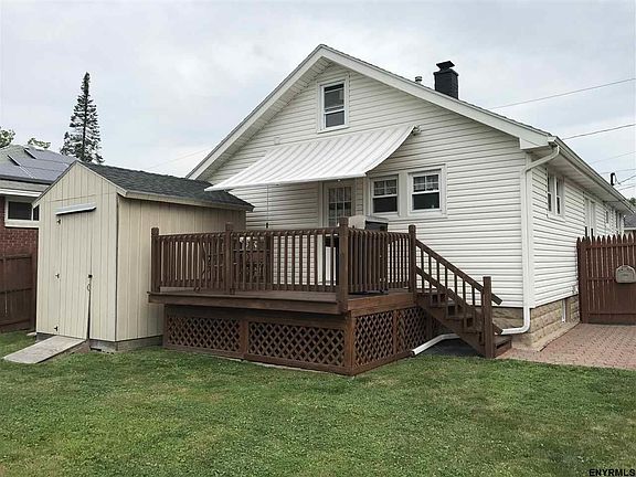 4th image of 40 Leversee Ave