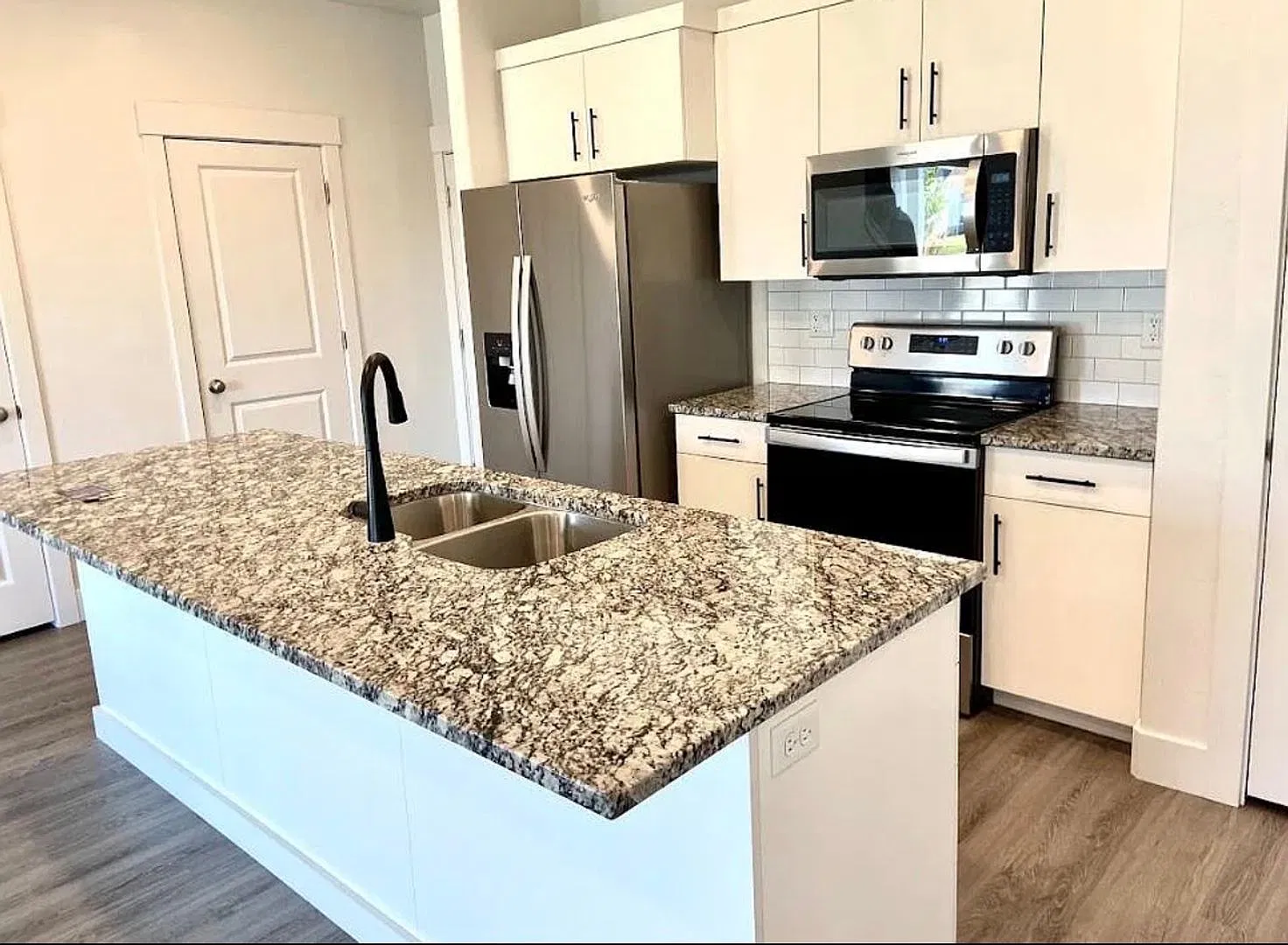 Family home in Summerfield — Photo 4