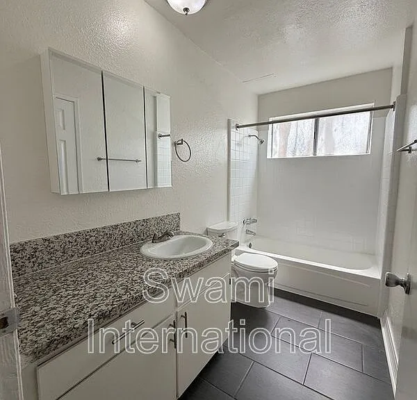 345 E Stepney St #4 — Photo 23