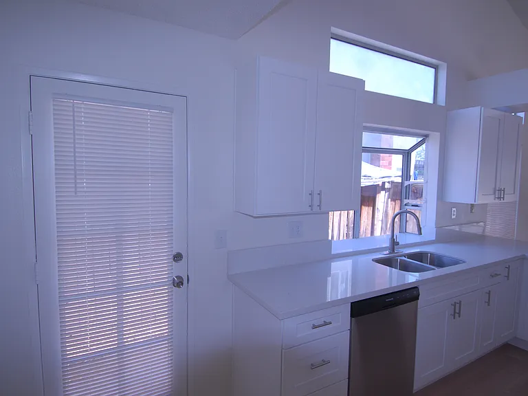 39440 Avignon Ln — Photo 18