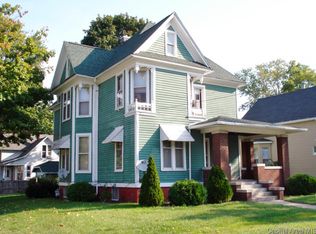 511 E North St, Galesburg, IL 61401