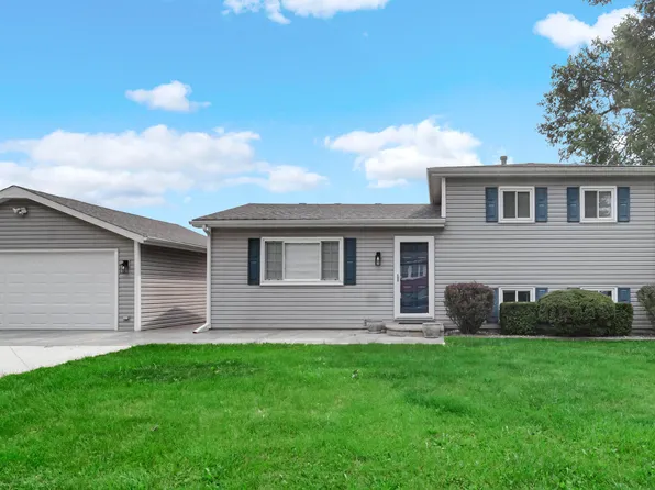 561 Eastwood Dr, Lowell, IN 46356