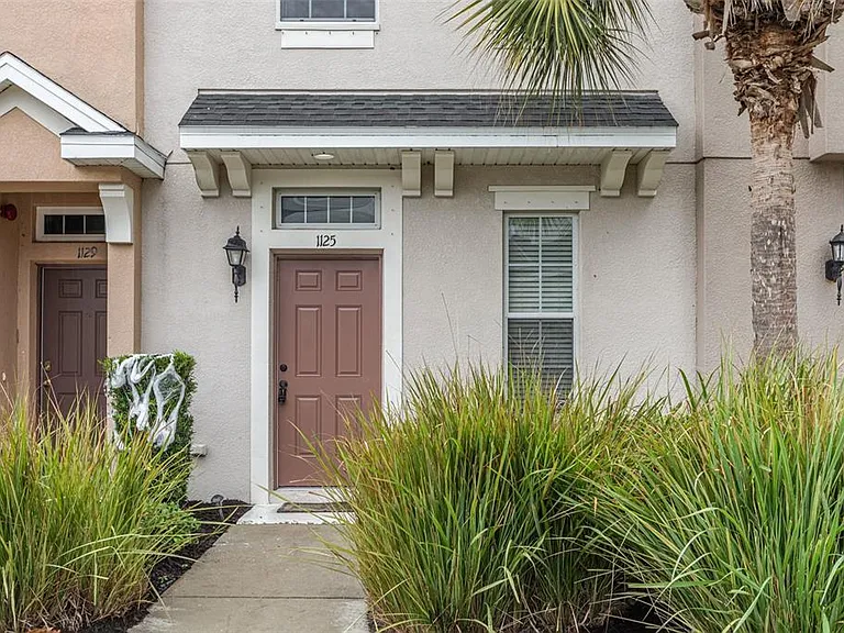 1125 Grantham Dr — Photo 3