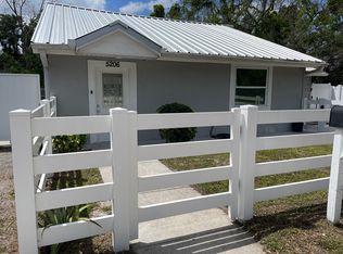 5206 Pine St, Seffner, FL 33584