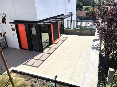 2nd image of 810 Ashland Ave #204