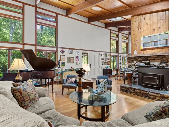 988 High Rock Acres Rd, Black Mountain, NC 28711