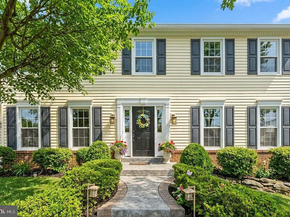 1st image of 15206 Bannon Hill Ct