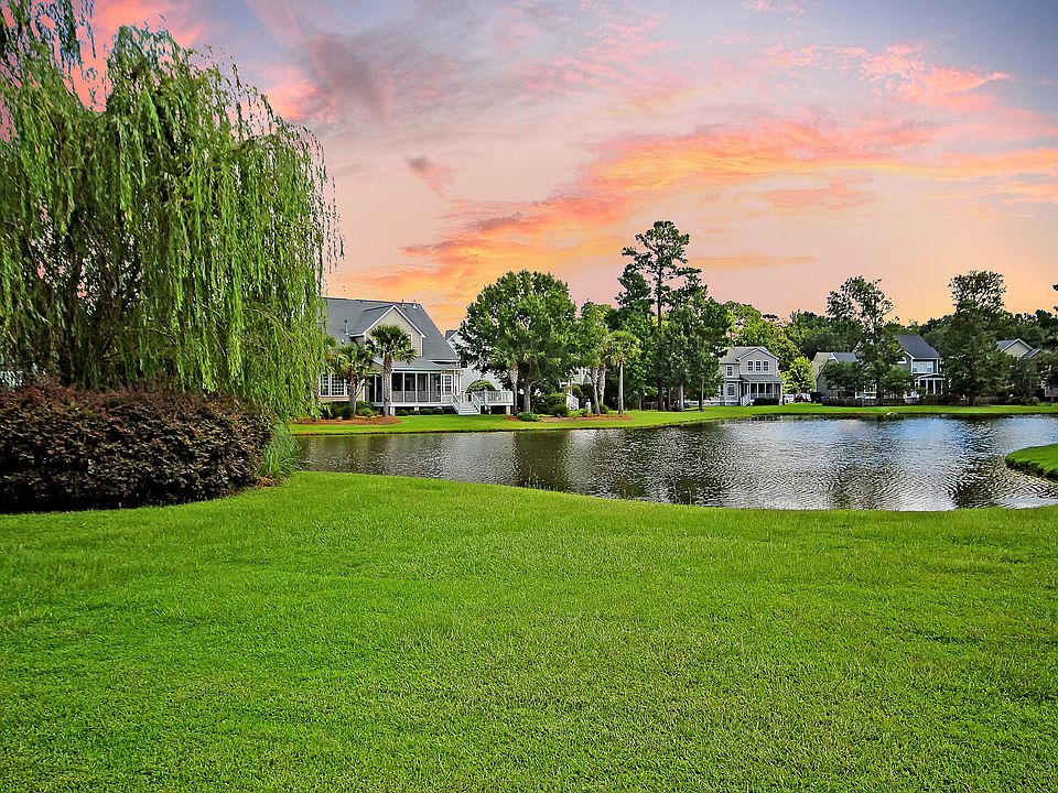 1st image of 3025 Riverwood Dr