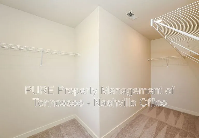 2708 Fordham St — Photo 14