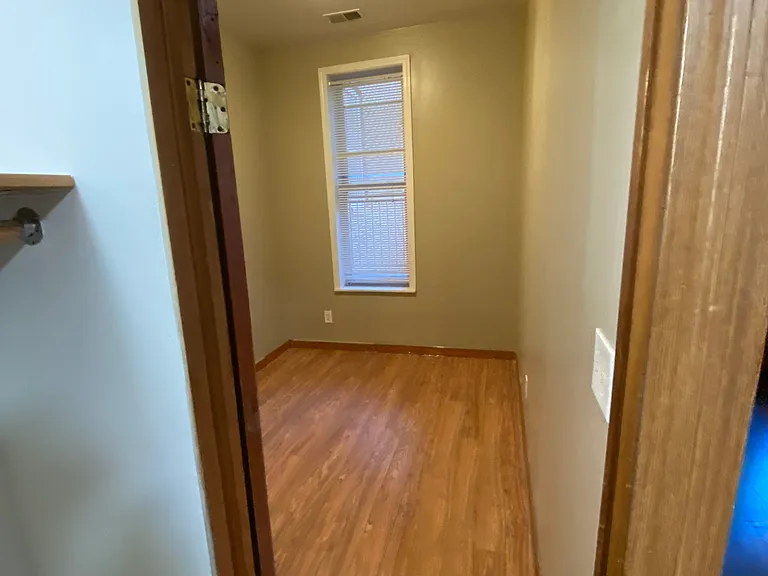 1807 S May St #2B — Photo 22
