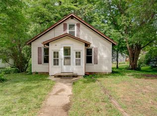 79 Barton Dr, Arnolds Park, IA 51331