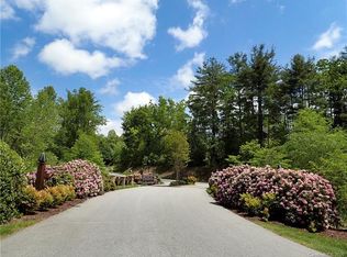 104 Gossamer Ct UNIT 17, Hendersonville, NC 28739
