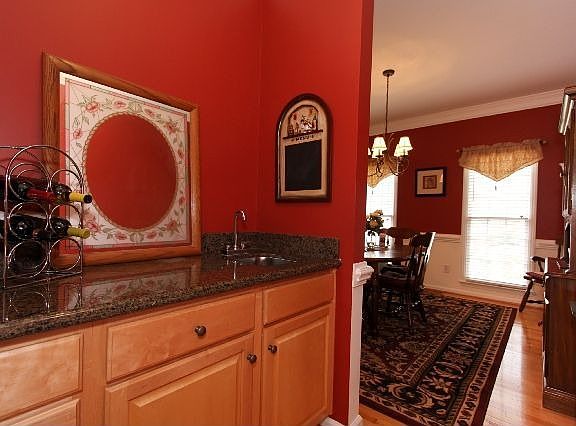 Butlers Pantry - view to DR