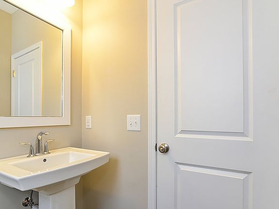 5th image of 1423 Slater Dr