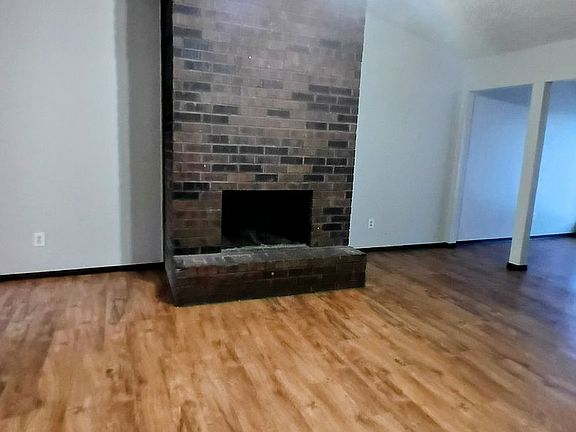 4th image of 201 Woodman Dr