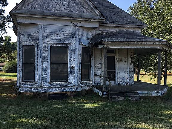 2nd image of 303 E McKissack St