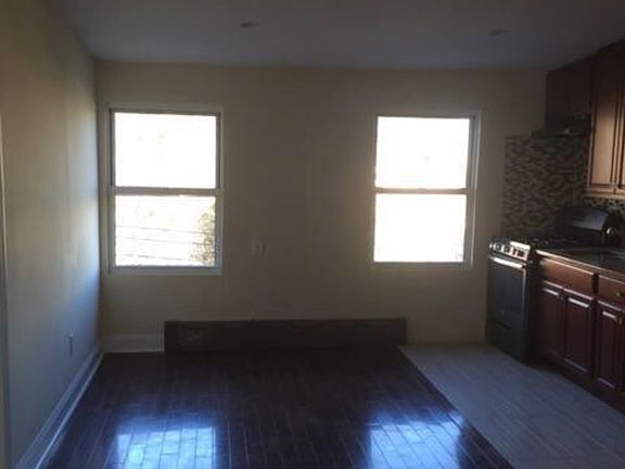 5th image of 76 Van Duzer St