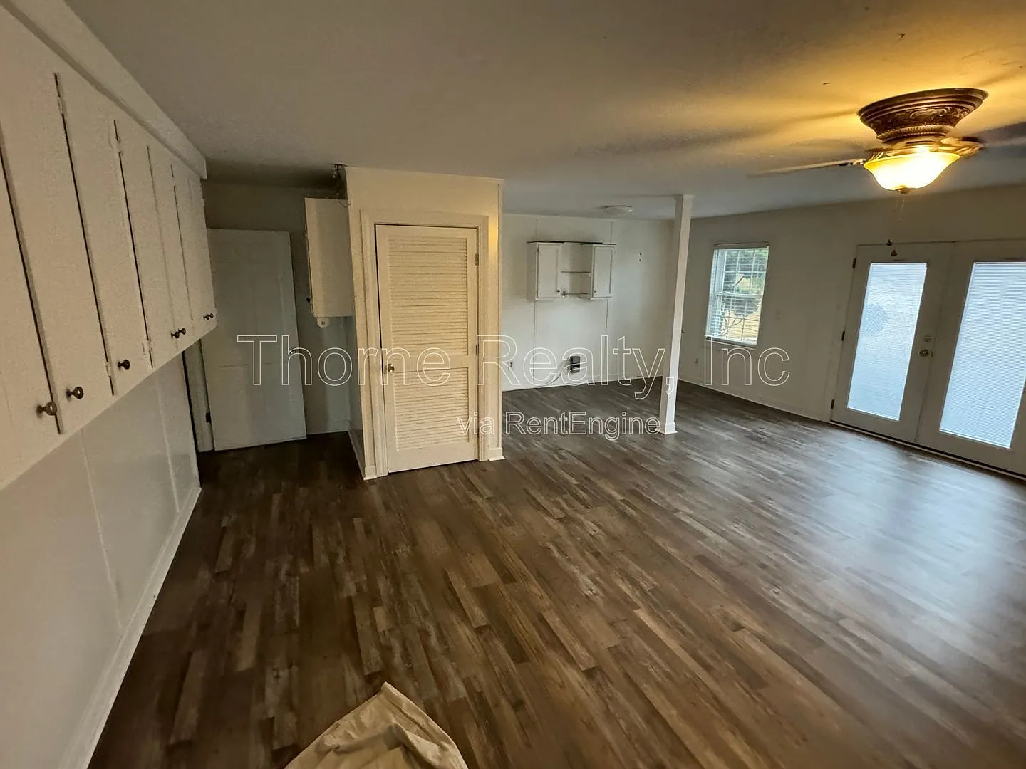 4 bed, 2.5 bath, 1876 sqft, $2,175 — Photo 2