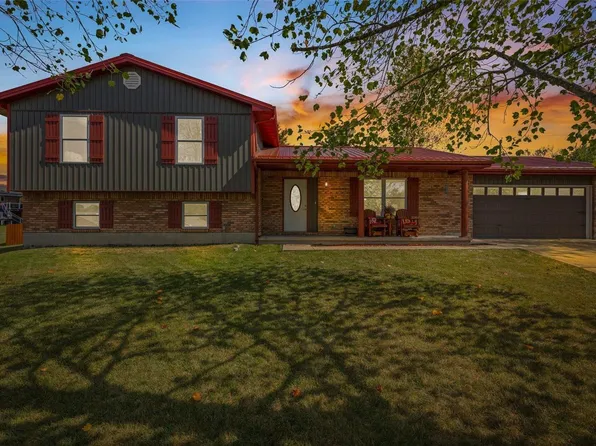 4 Lacy Ct, Desloge, MO 63601