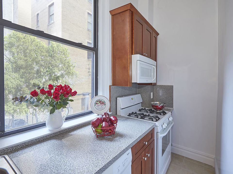 1st image of 365 W End Ave APT 1E