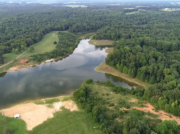 837 Heritage Ln, Puryear, TN 38251