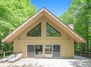 8304 Pine Tree Trl, Stanwood, MI