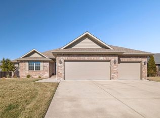 3783 W Stonehinge Dr, Springfield, MO 65807