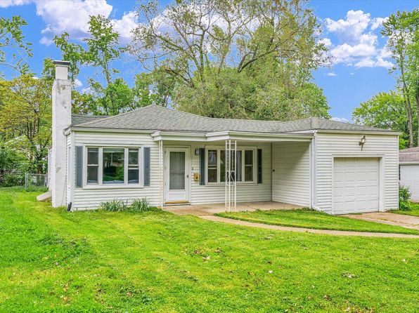 608 Hessel Blvd, Champaign, IL 61820