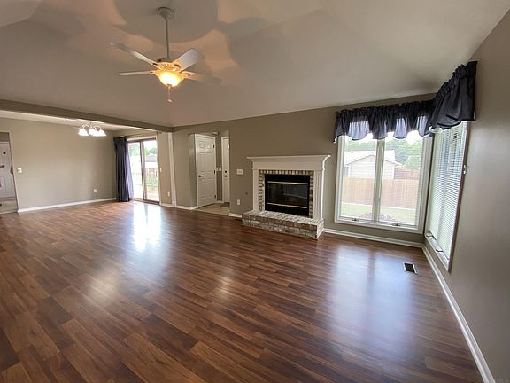 4th image of 7921 Harrisburg Ln
