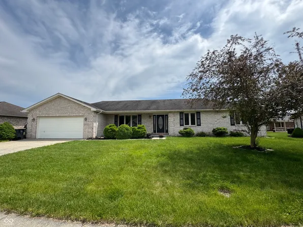 2725 Falcon Ct, Seymour, IN 47274