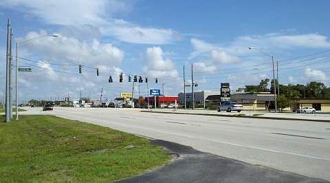 3rd image of 565 Us Highway 27 N