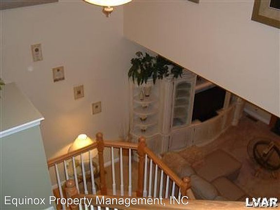 3rd image of 220 Kathryn St