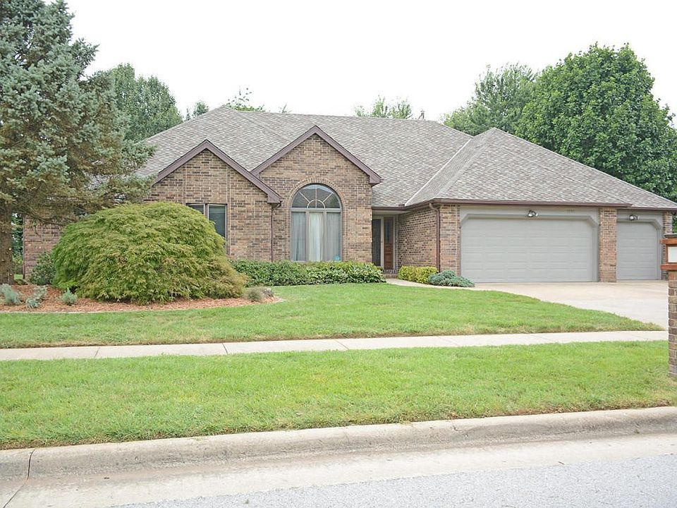 1st image of 1930 E Lakewood Pl