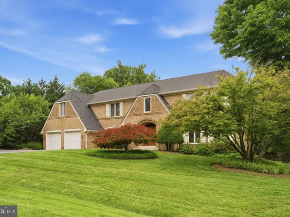 8004 Split Oak Dr, Bethesda, MD 20817